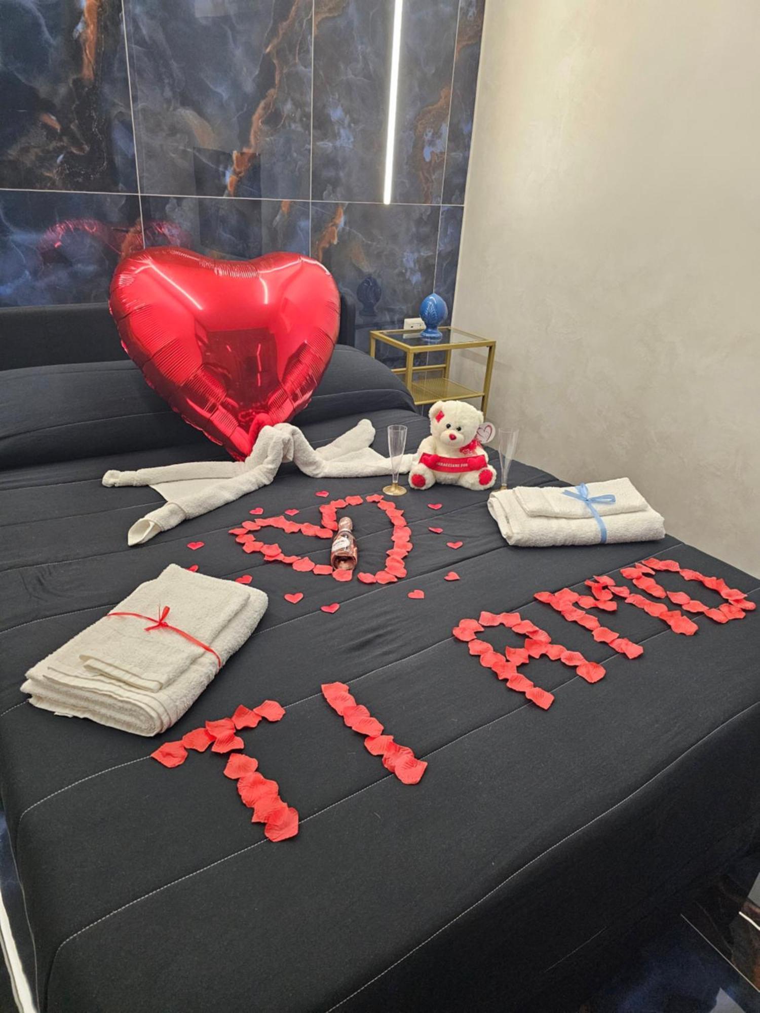 Appartement La Dimora Di Pulcinella à Naples Extérieur photo